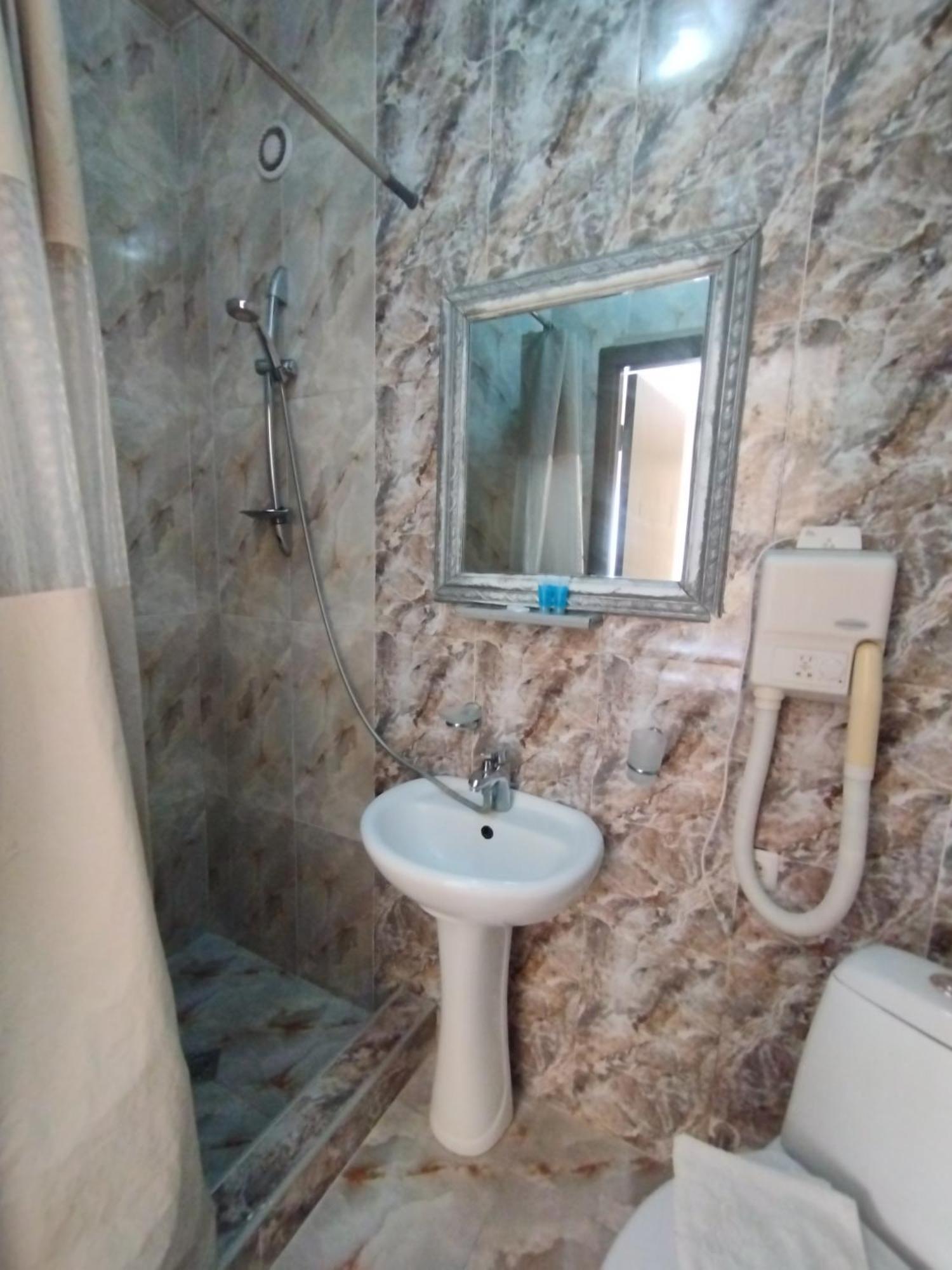 David Hotel Kutaisi Luaran gambar